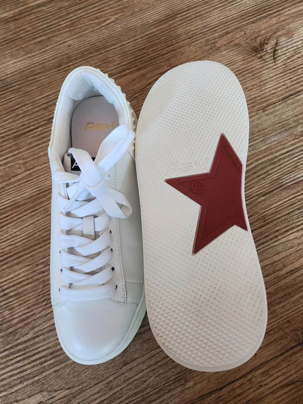 Ash classic white